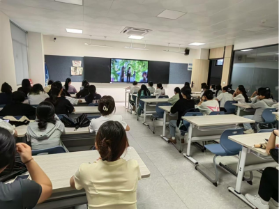 开学第一天，思政铸魂育人 | 学生观看“同上一堂‘行走的思政课’ ” 微视频